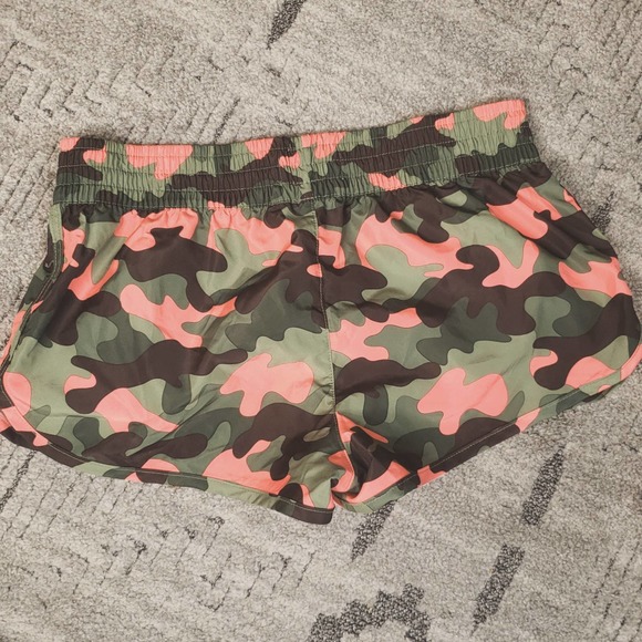 Running shorts bundle black and pink-camo size small - Picture 7 of 8